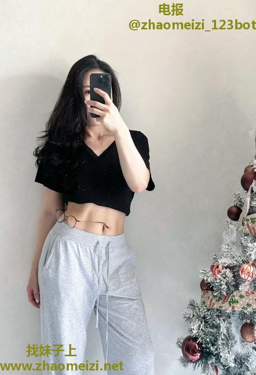 健身腹肌女郎悠悠老师