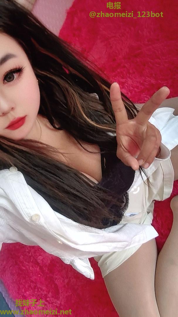 高腰大长腿小姐姐