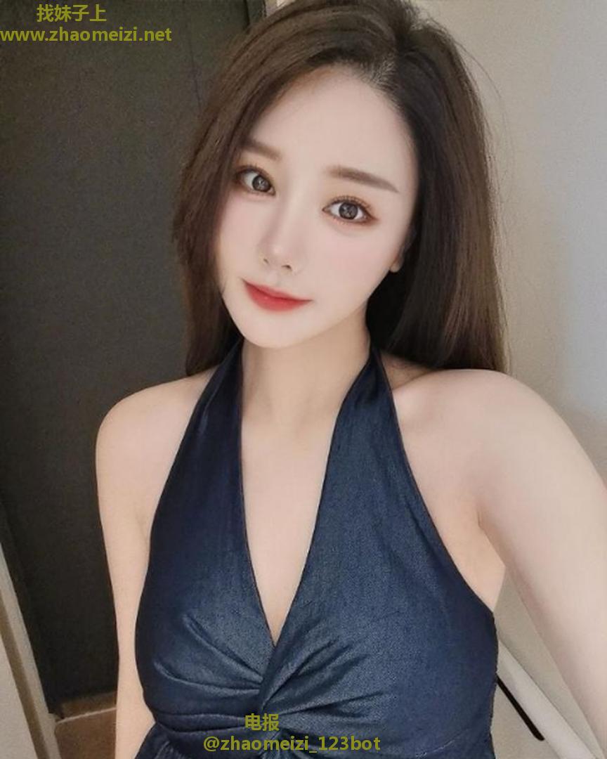 妖娆妩媚多姿多汁的嫩妹