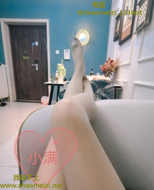 黑丝袜小满