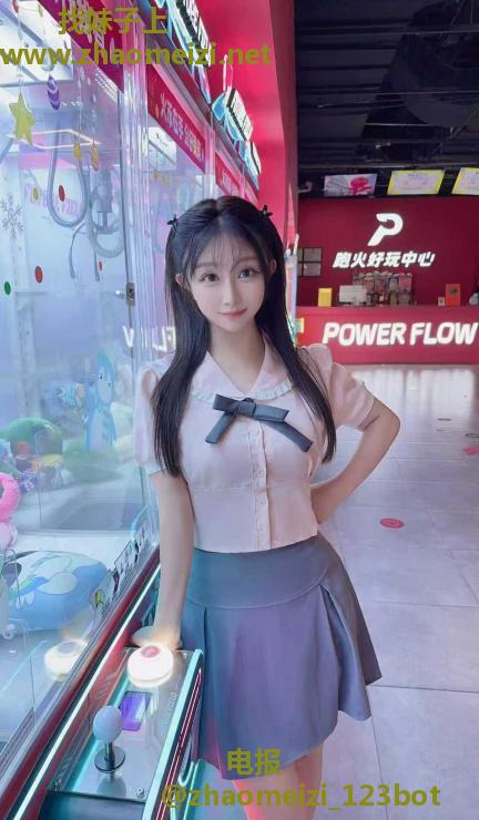 反差D奶小柳岩