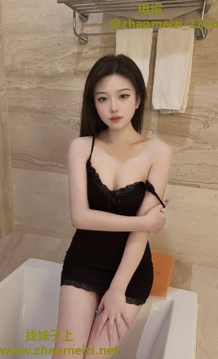 大胸手感好颜值嫩妹