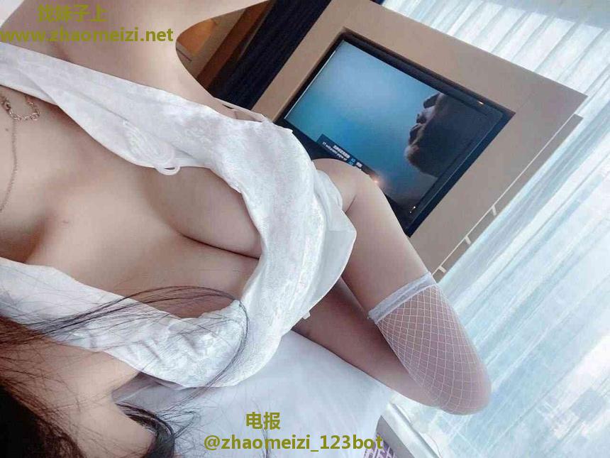 小店00后兼职嫩妹