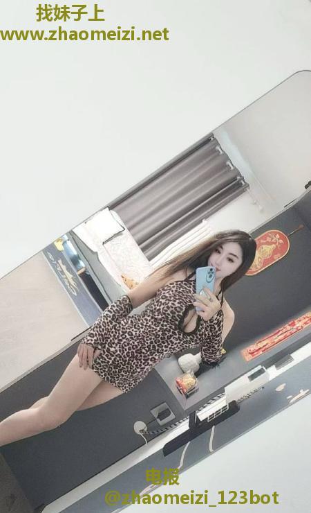 风韵大胸气质姐姐
