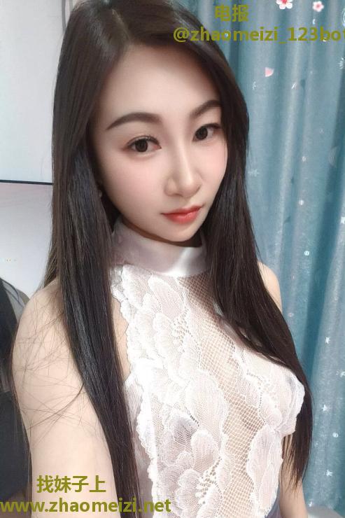 性感丰乳美少妇