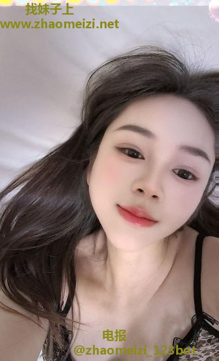 身材苗条小娘子