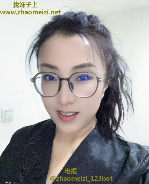 青山湖黑丝大波妹
