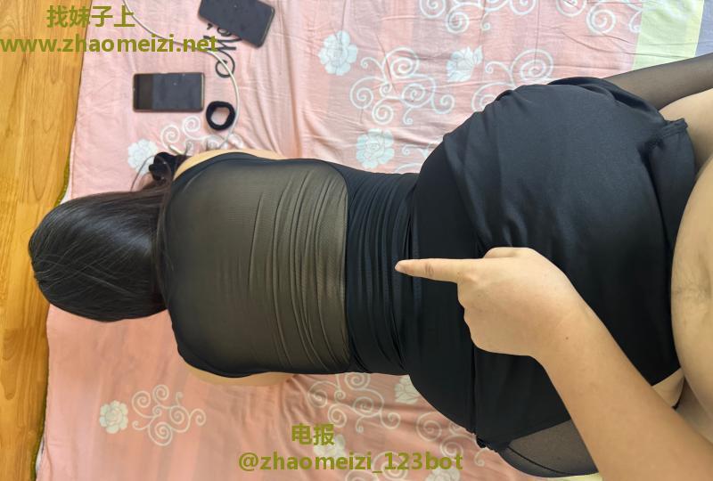 高挑苗条熟女