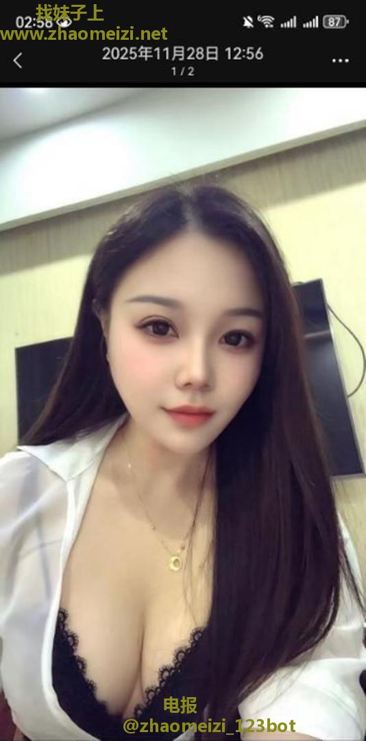 邻家风骚小湿妹逼紧听话
