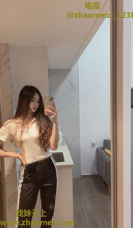 女上榨汁模特梦舒