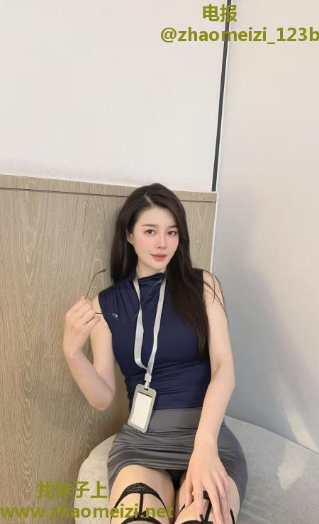 大长腿翘臀小女人