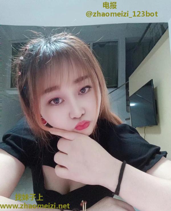 巨乳服务型小姐姐