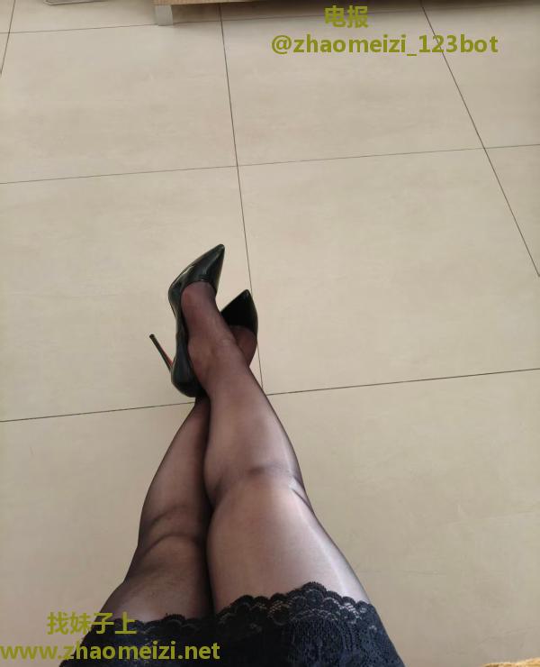 金台路性感肥臀骚姐姐
