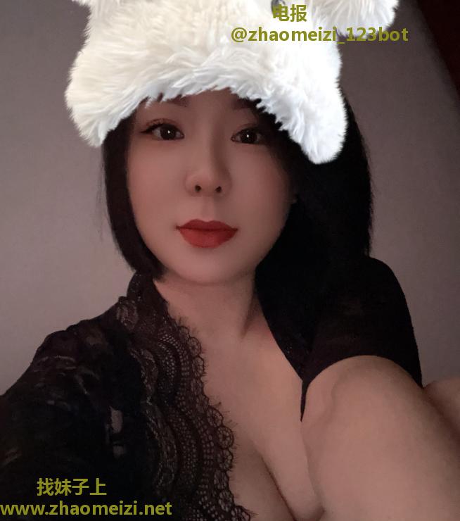 大屁屁少妇果果