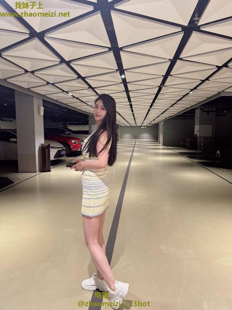 大胸泻火兼职少妇果儿