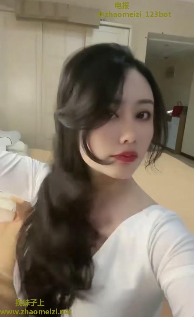 大胸泻火兼职少妇果儿