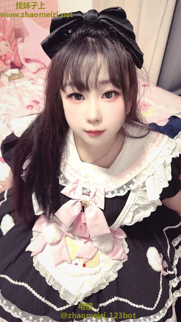 初下海外萌内骚小少妇