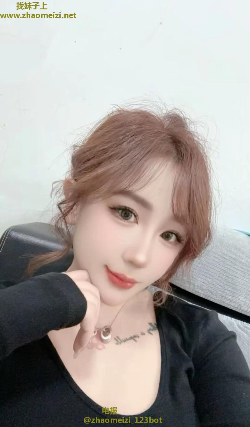长相清纯少妇