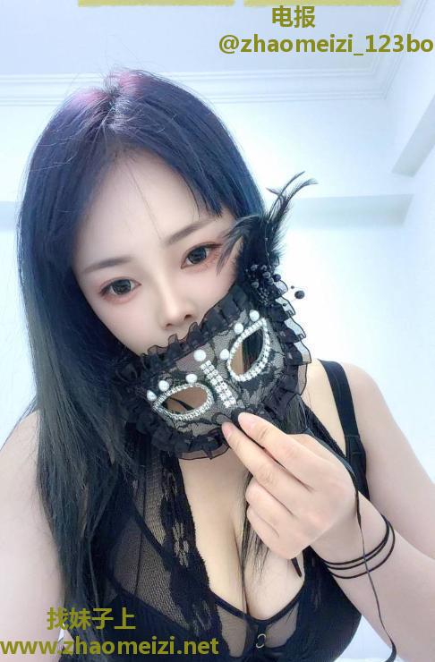 二刷肤白大奶吉吉
