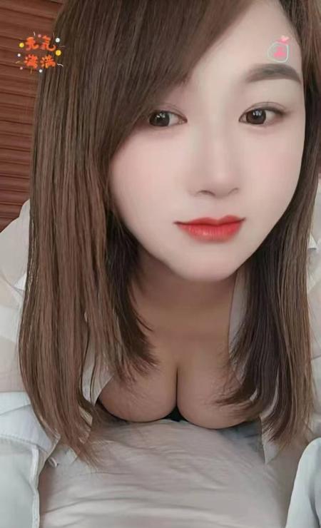 新建风骚大胸少妇
