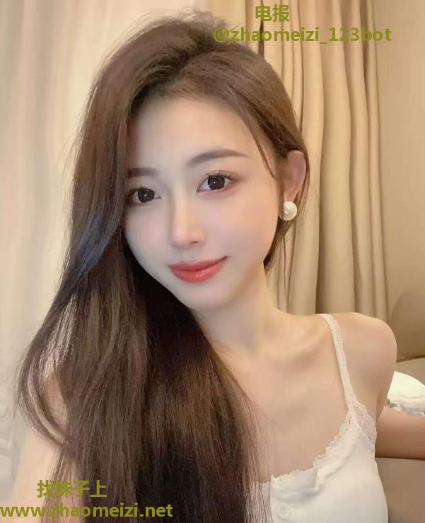 苗条性感骚妹