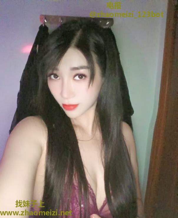风骚眼镜淫妻