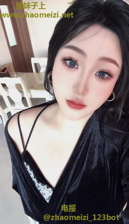 巨乳小骚货