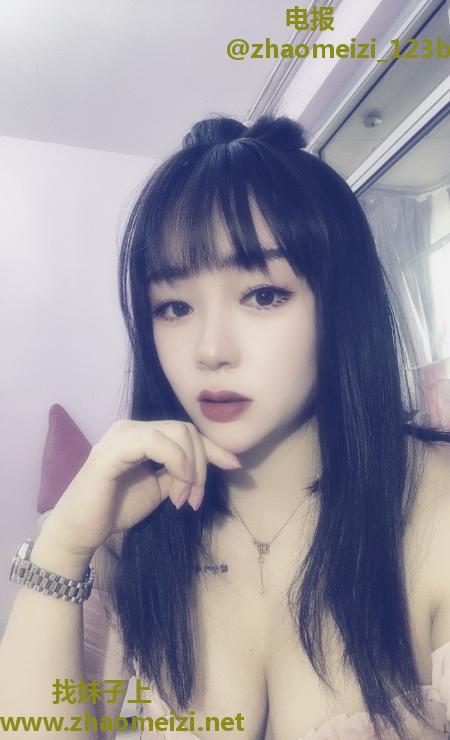 大胸肥臀少妇