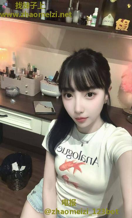 园区性感小骚逼可欣