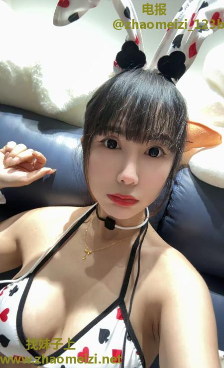 南山童颜巨乳美少妇