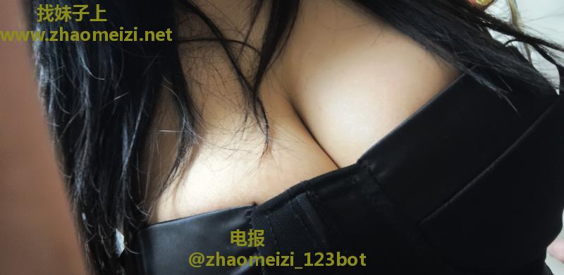 性感丰满小姐姐