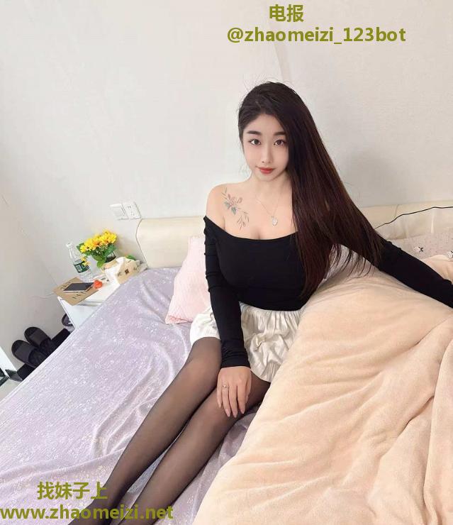 陆家嘴大胸绣花妹