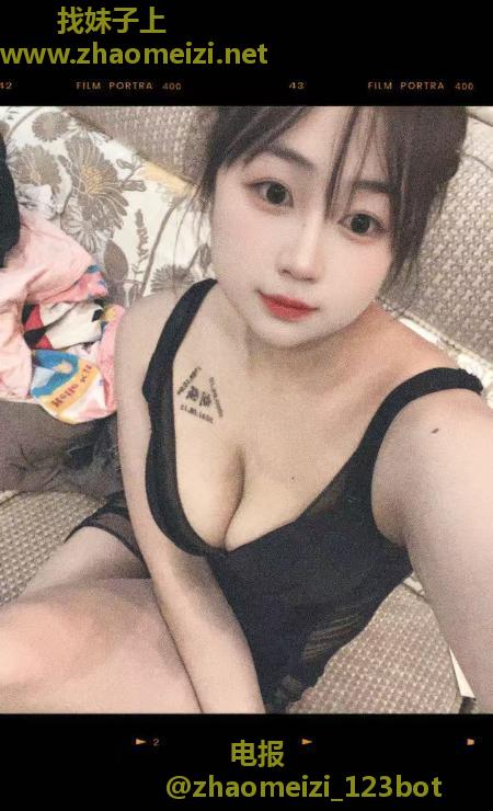 上城前凸后翘小骚货