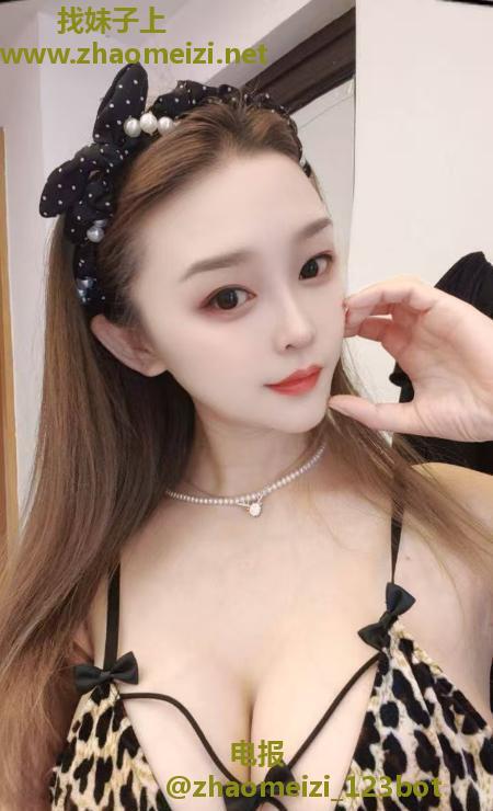 E奶翘臀丹妮