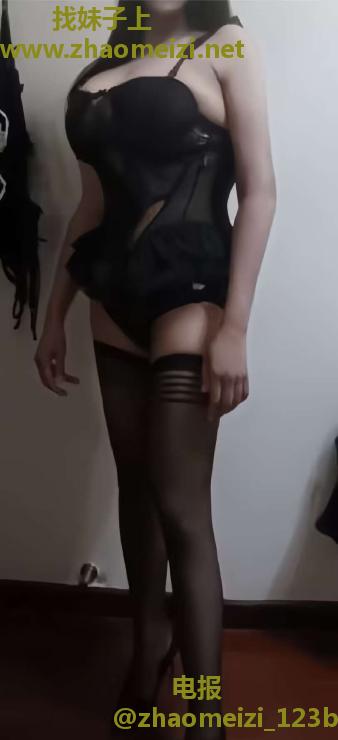 海珠E奶服务系骚少妇