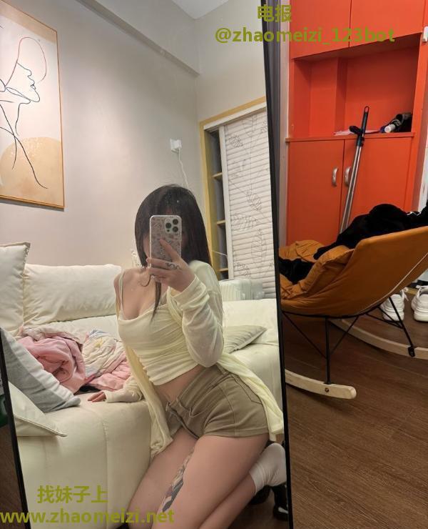 经开19岁肤白嫩妹