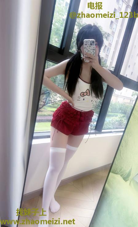 上城粉嫩小萝莉