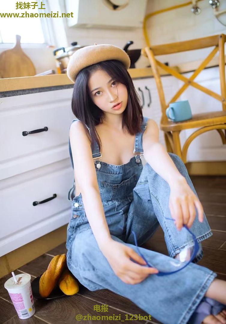 制服丝袜妹妹演花样多