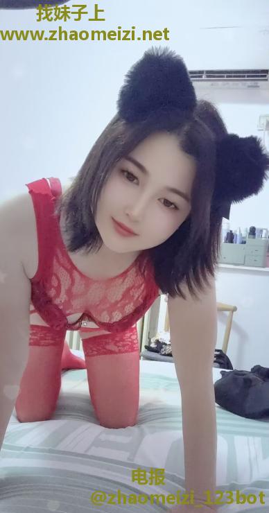 舌吻红色情欲小浪妇