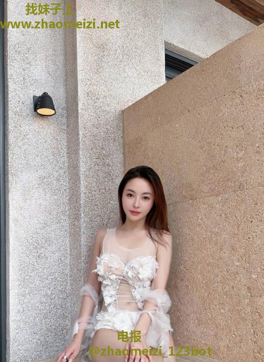 民治大胸骚妹西西