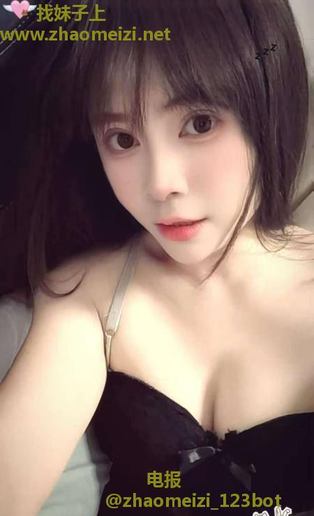 性感妩媚小萝莉