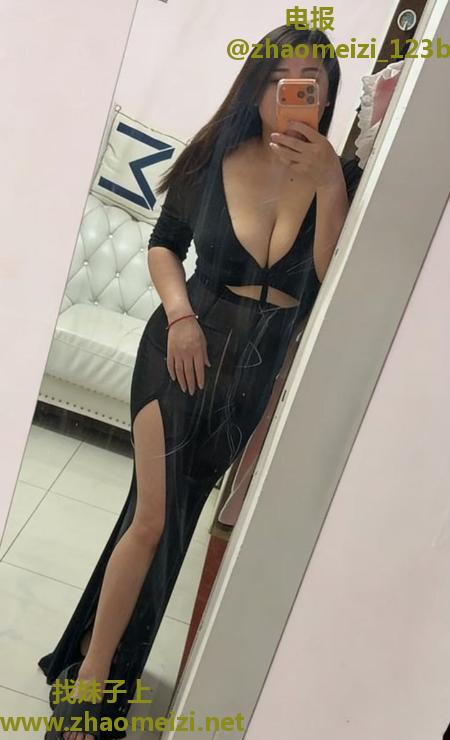 爆乳骚女友妮子