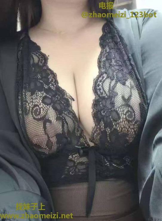 大奶毒龙丹妮