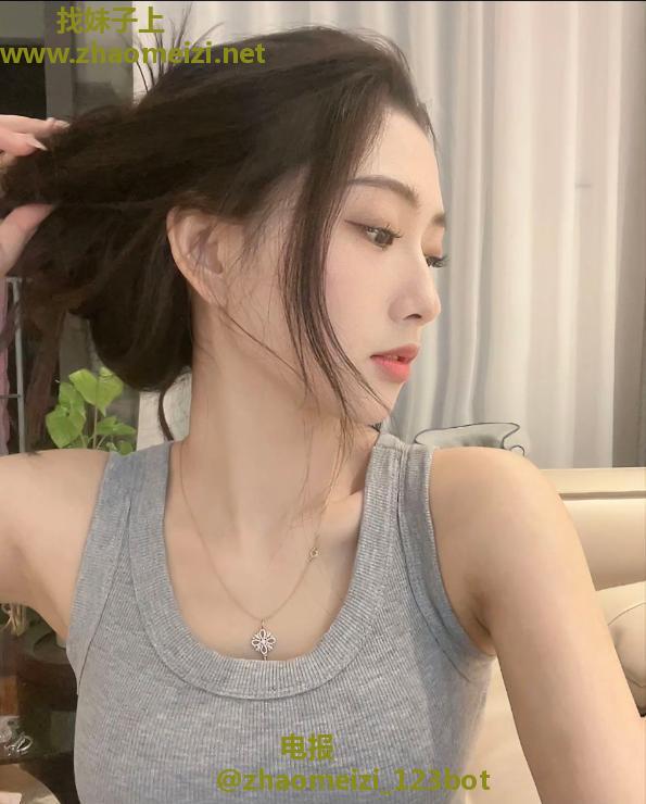 东莞美臀御姐李小璐