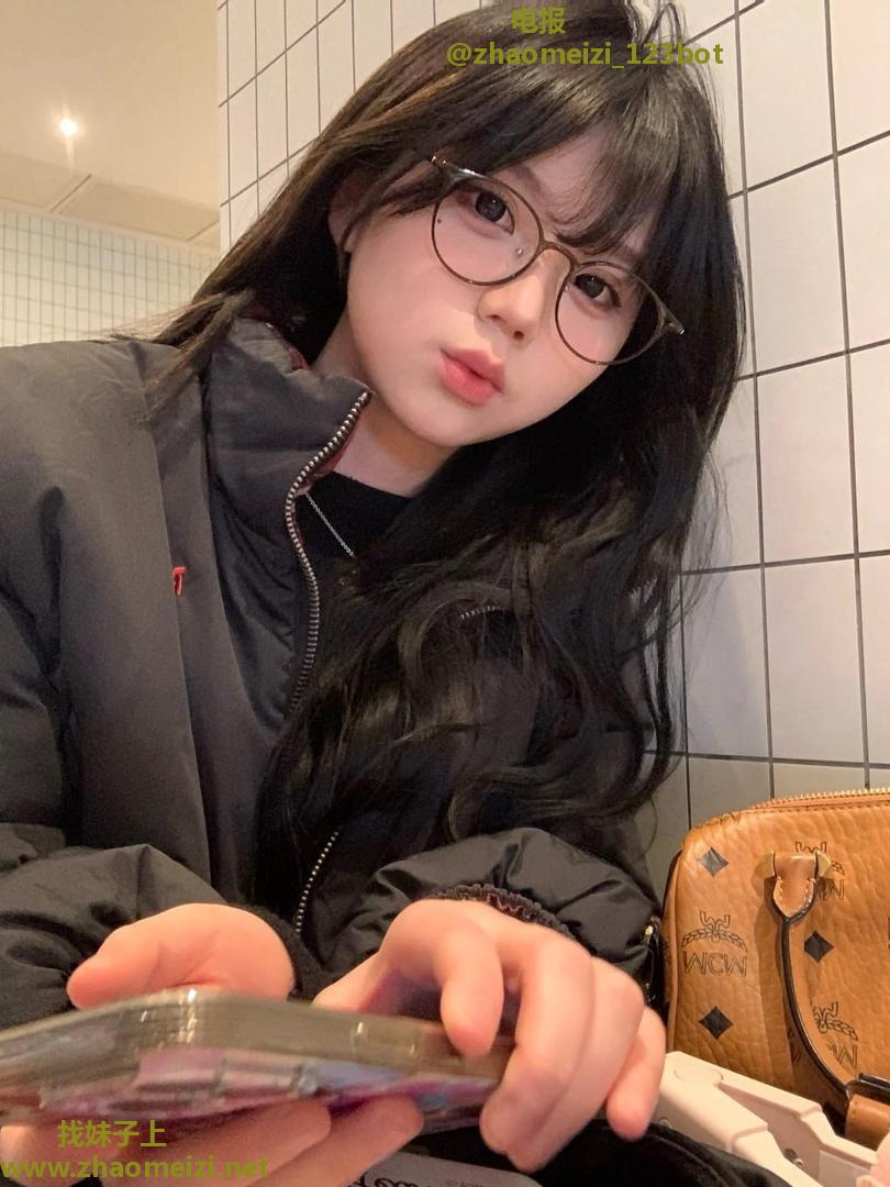 美女乖巧很会调情细致很紧