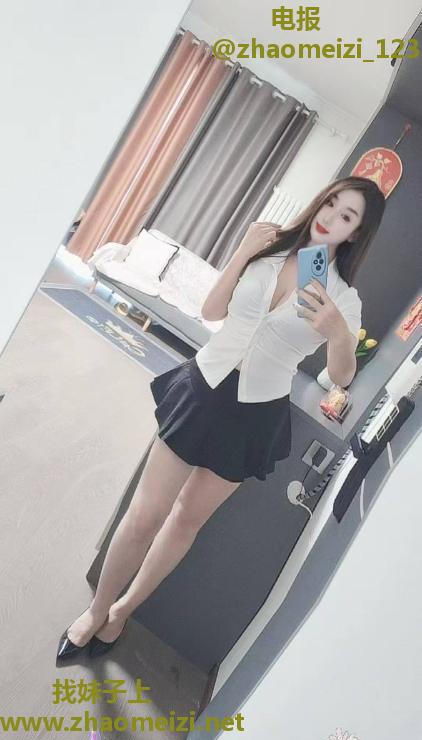 朝阳大胸身材好妹子