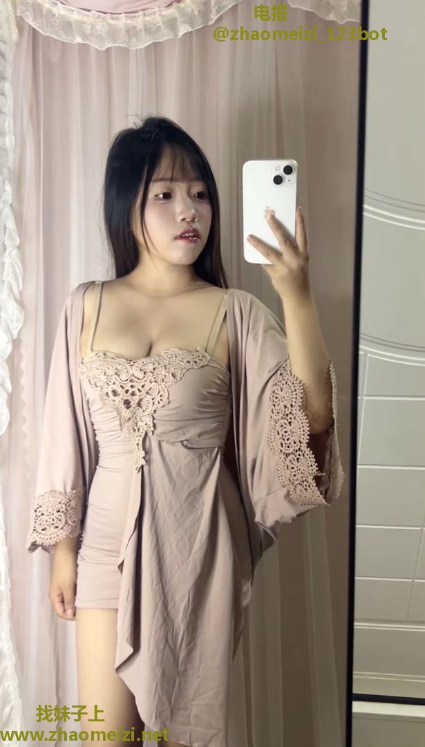 大波骚货小姐姐