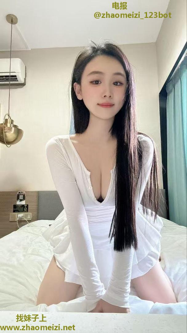 武侯苗条大胸小萝莉