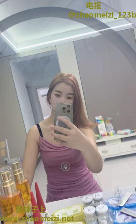 性感高挑妹子