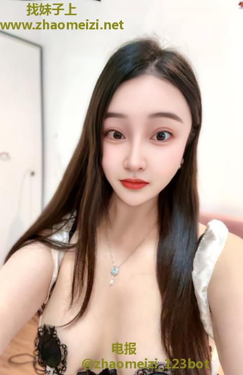 松江川渝白嫩巨乳妹